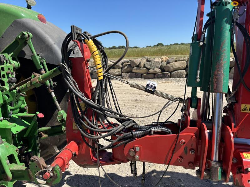 Kverneland PW 100 8 furrow reversible plough 9