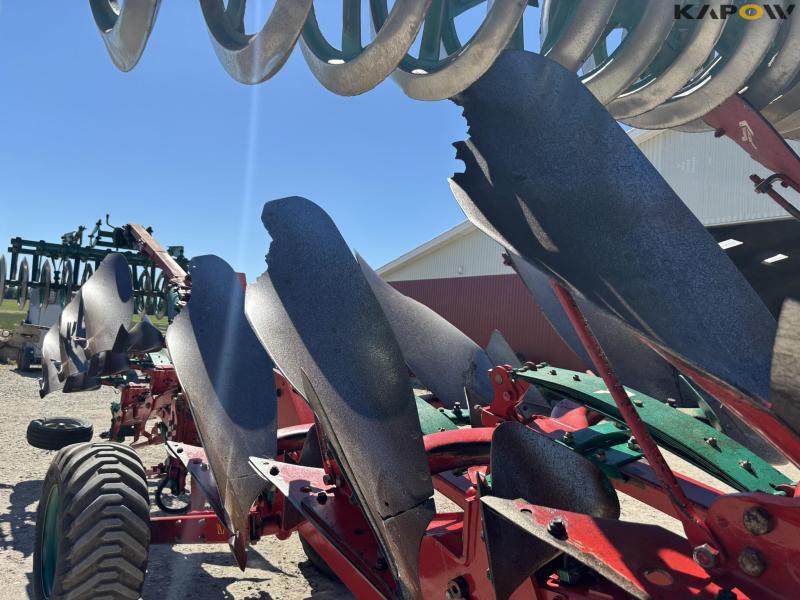 Kverneland PW 100 8 furrow reversible plough 34