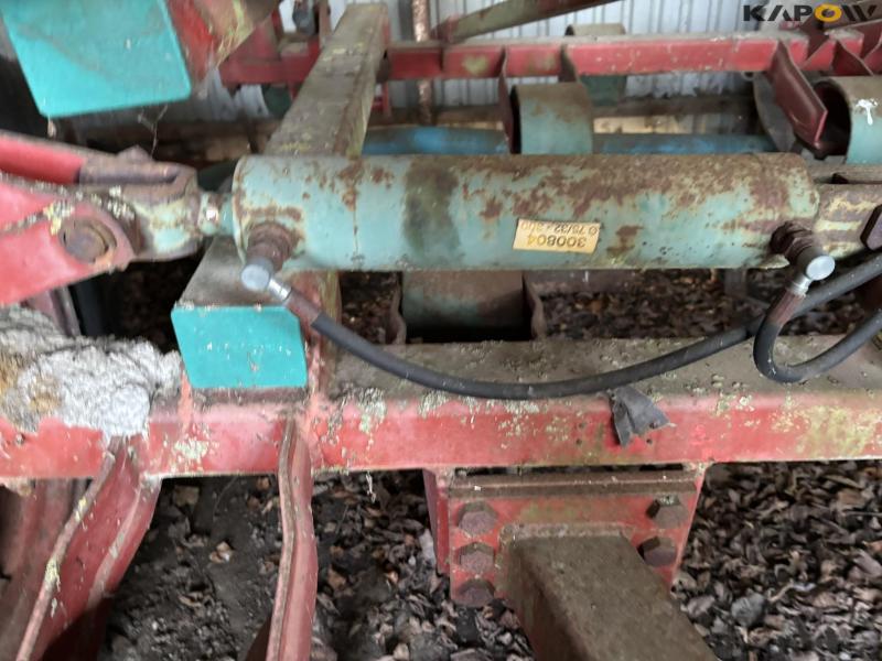 Kverneland stubble harrow 17 teeth 9