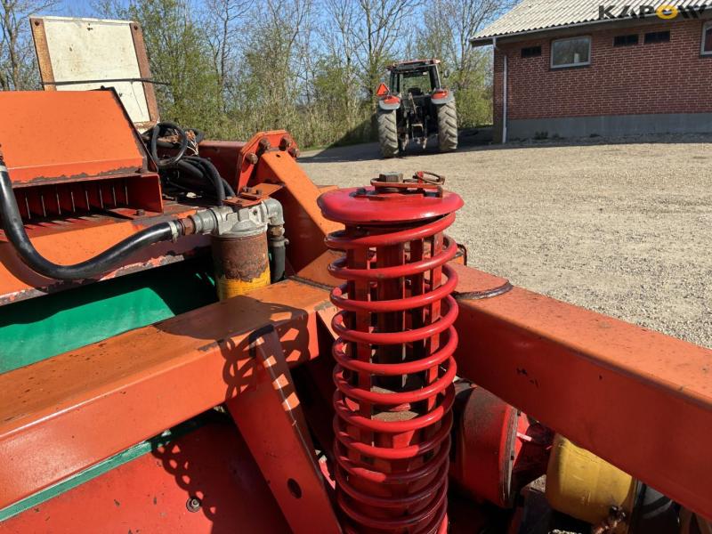 Kverneland taarup 338b/328E seeding set with front mower 45