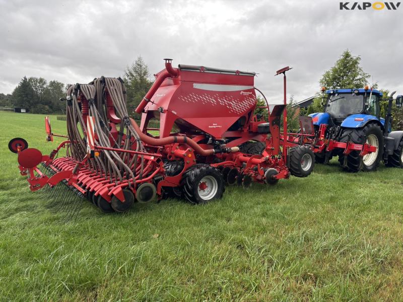 Kverneland U-Drill 4000 plus with HE-VA pits 5