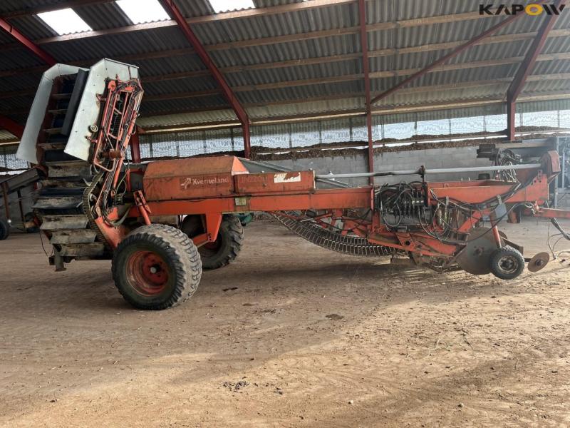 Kverneland UN2200 potato harvester 4
