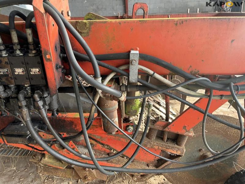 Kverneland UN2200 potato harvester 17