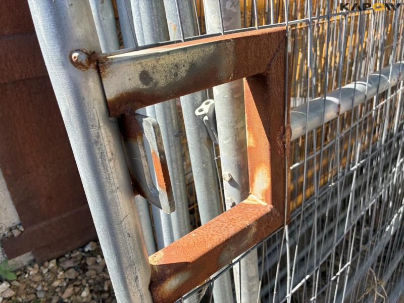 Gates and fences for isolation 9