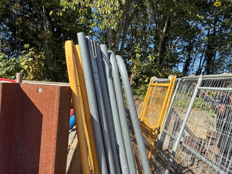 Gates and fences for isolation 25