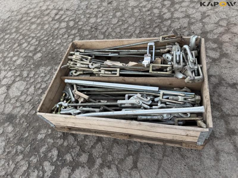 Locks for twin wheels 6