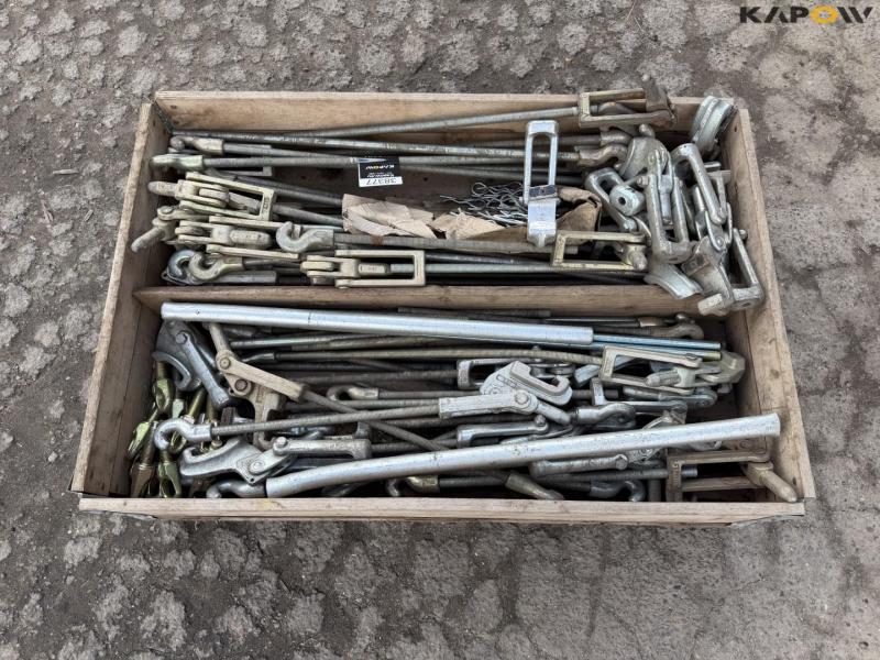 Locks for twin wheels 8