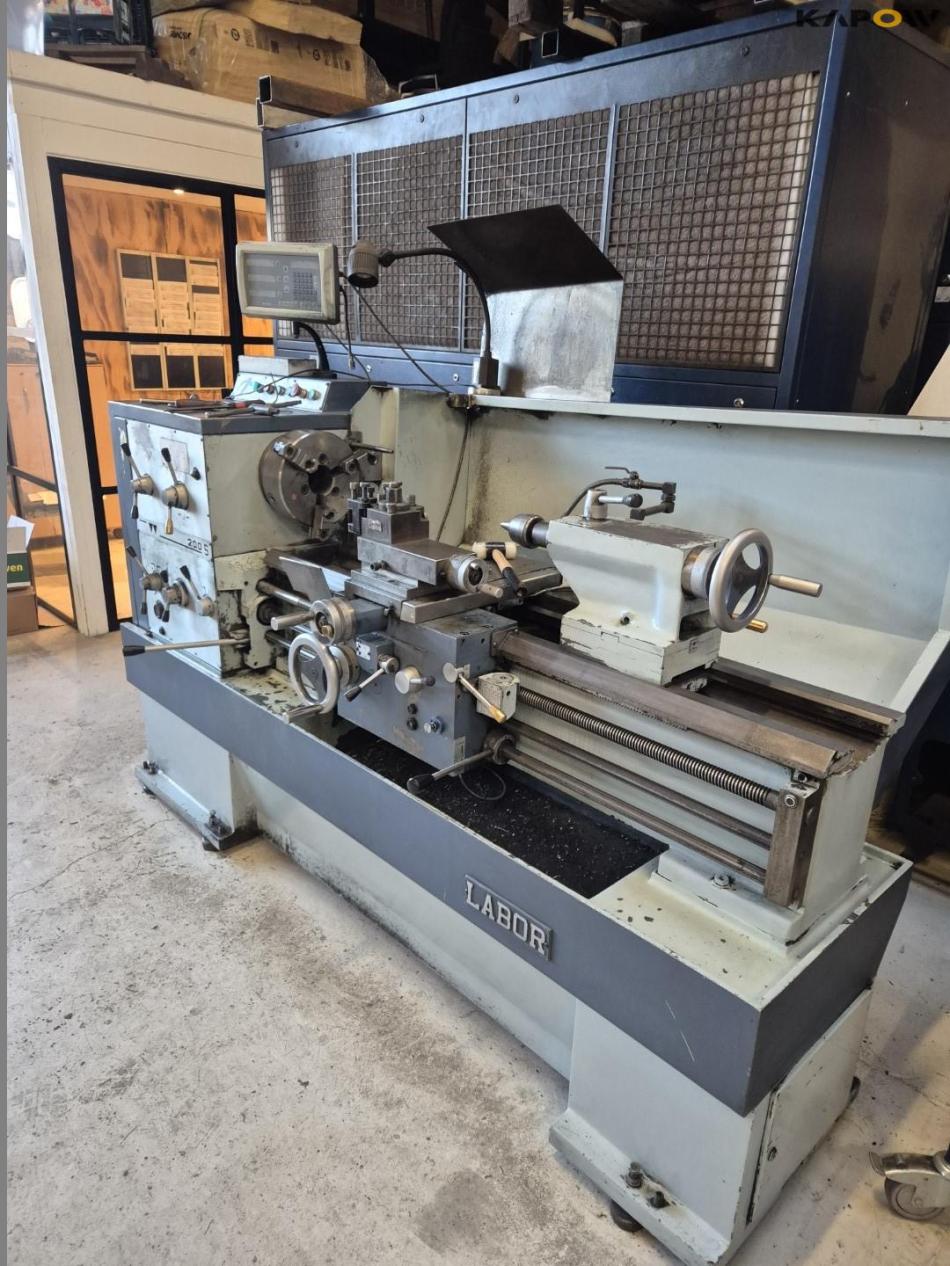 Labor 200S lathe with equipment 3