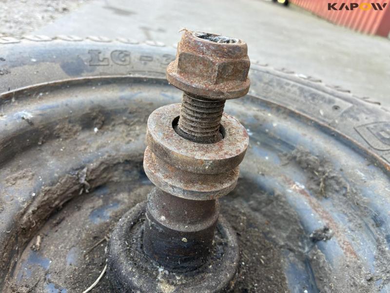 Land wheel for Kuhn plow 4