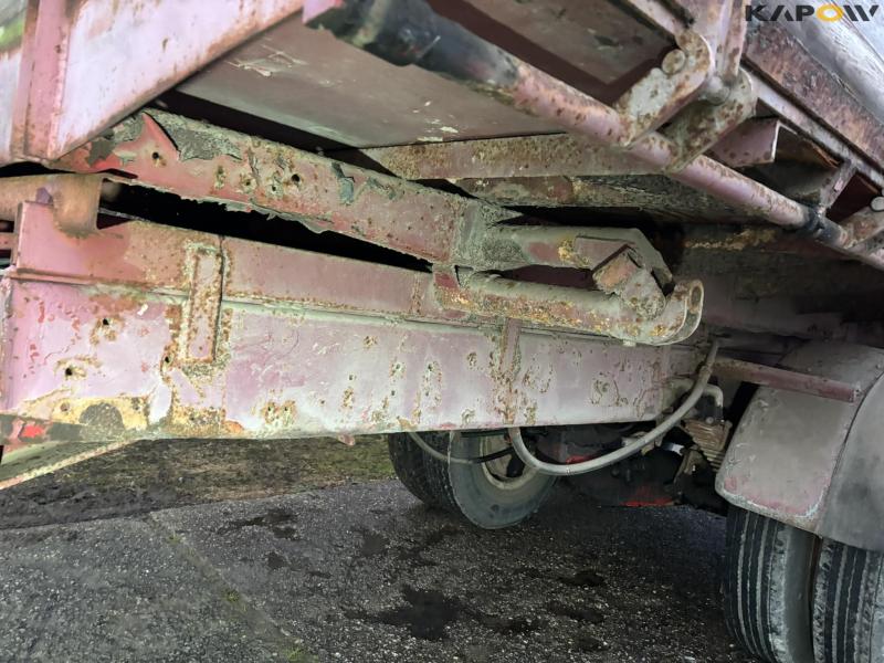 Truck tipper 44