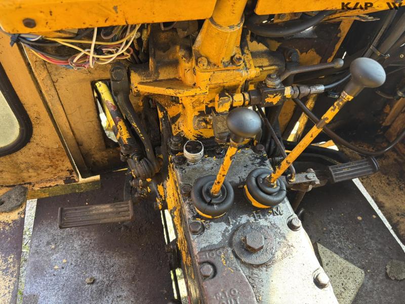 Leyland 154 with snowplow 76