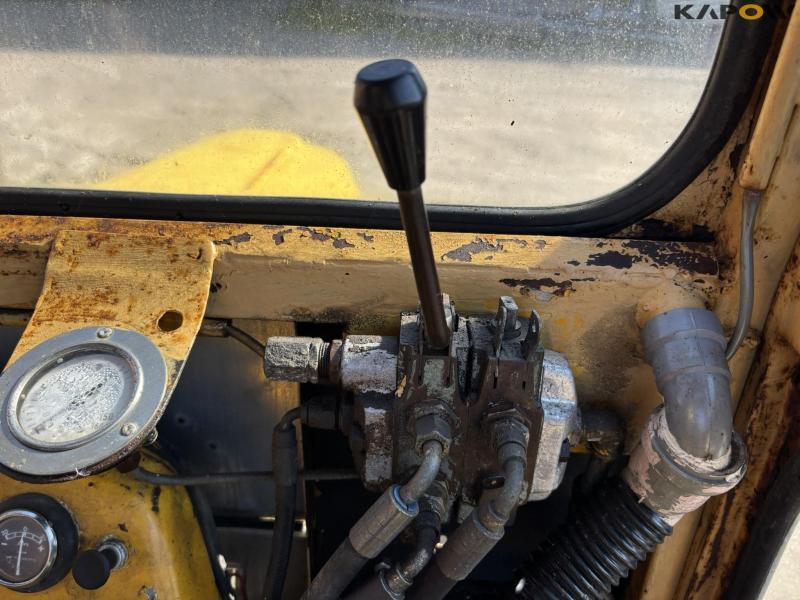 Leyland 154 with snowplow 79