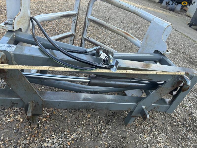 Limas bale clamp with Euro hitch 10