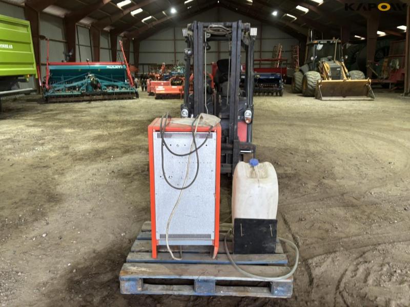 Linde E16 Electric forklift 2