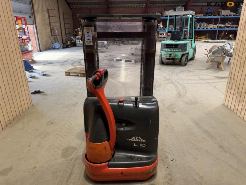 Linde L10 electric stacker 6
