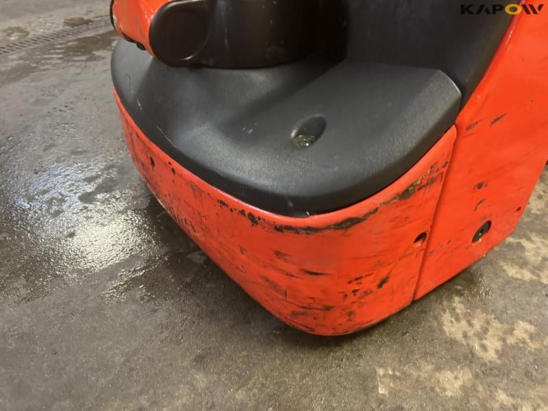 Linde T16 electric stacker 28