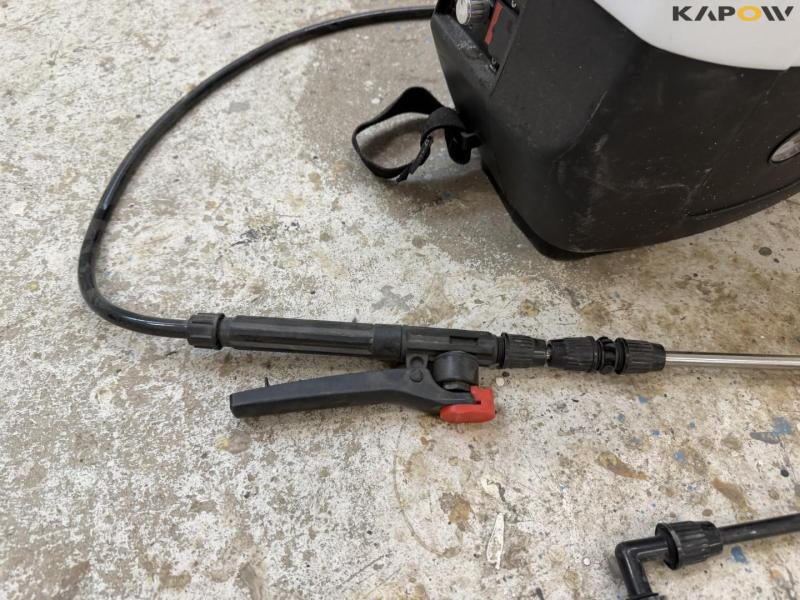 Linds backpack sprayer and pump sprayer 18