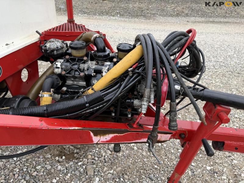 Lindus 7000-24 sprayer 12