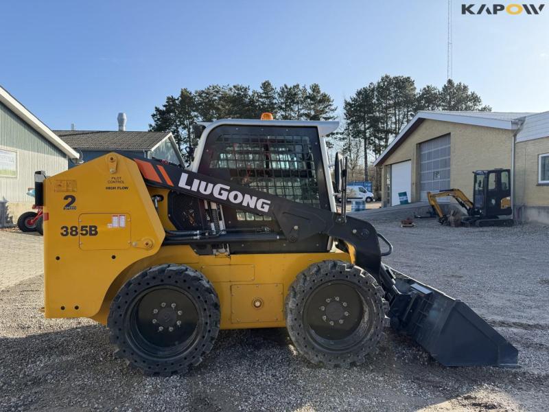 Liugong 385B skid steer loader 4