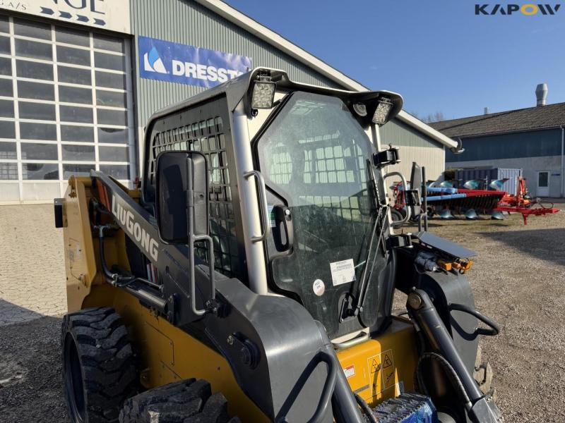 Liugong 385B skid steer loader 15