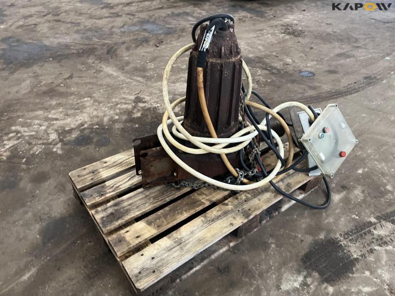 LJM Vl-L-10-100 pump 6