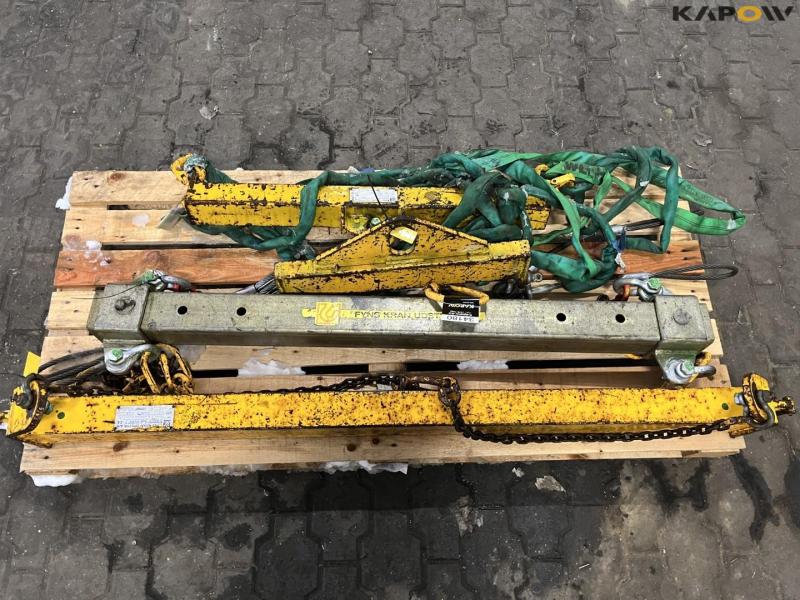 Lifting yoke for crane 12