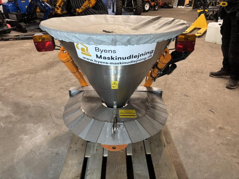 LS Cosmo P-Pro 180 salt spreader - NEW 6