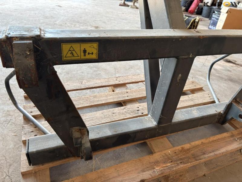 LST big bag lifter with Euro hitch 13