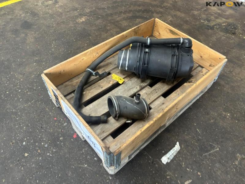 Air filter box for Valtra S-series 6