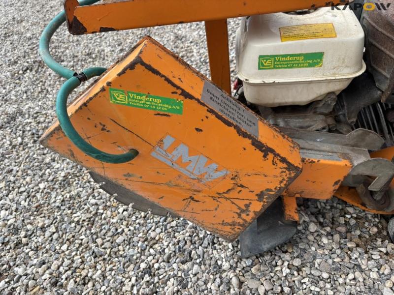 LWM F14 asphalt cutter 19