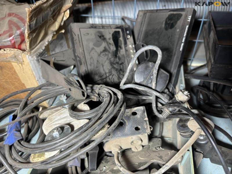 Lights and electrical items 46