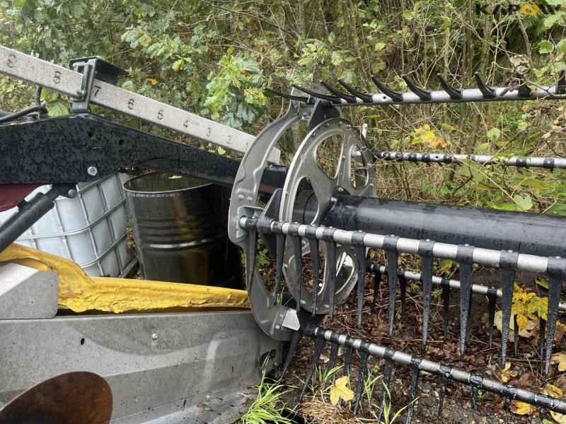 Macdon FD245 header 31