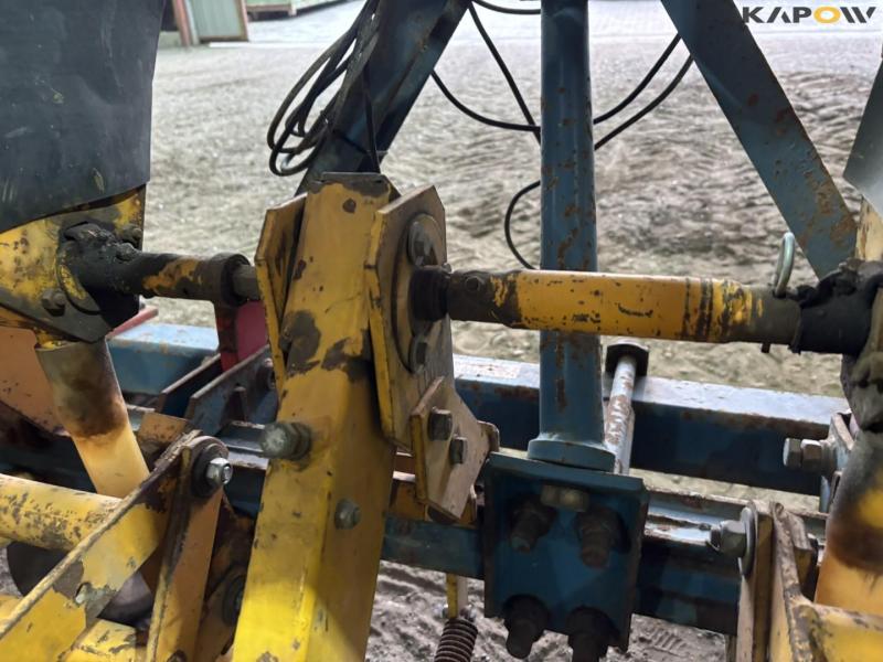 Corn seeder - 4 rows. 36