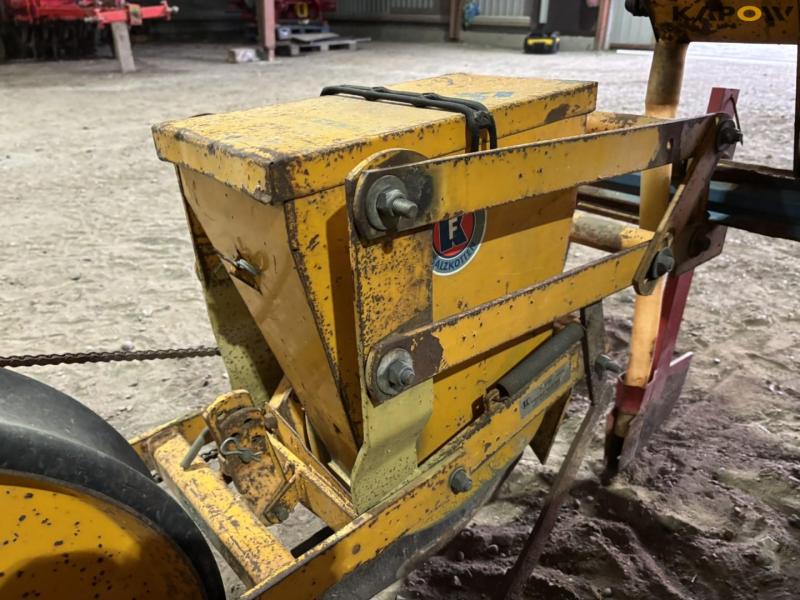 Corn seeder - 4 rows. 45