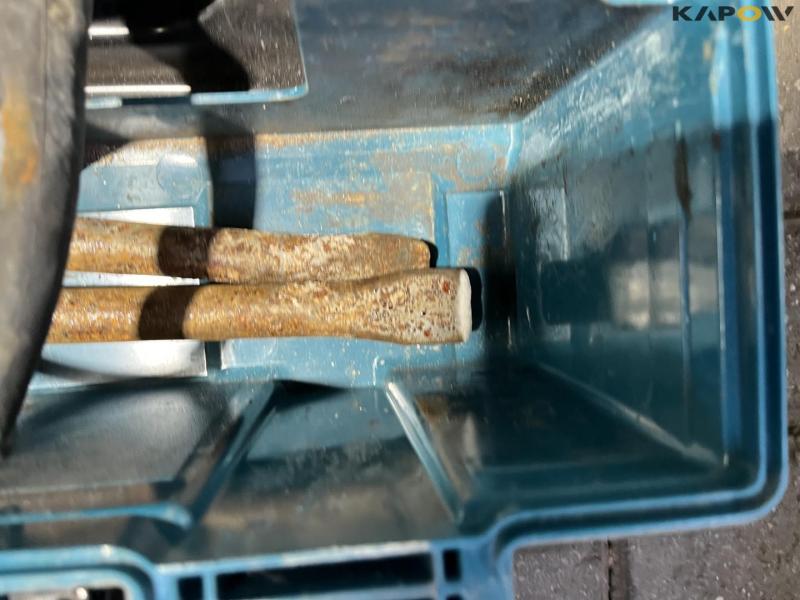 Makita HR4013C concrete hammer 10