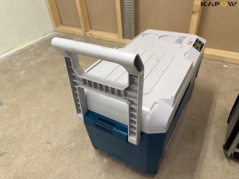 Makita coolbox and radio 12