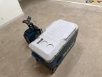 Makita coolbox and radio 5