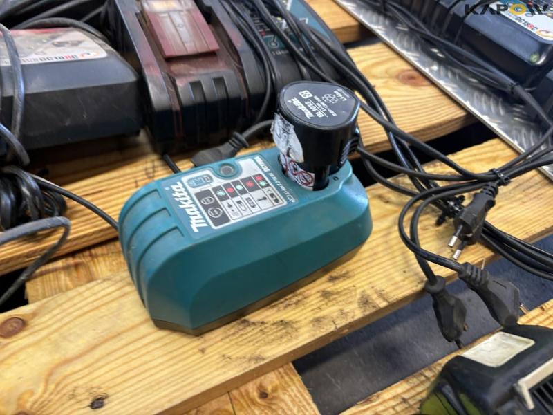 Makita charger and batteries - large lot 11