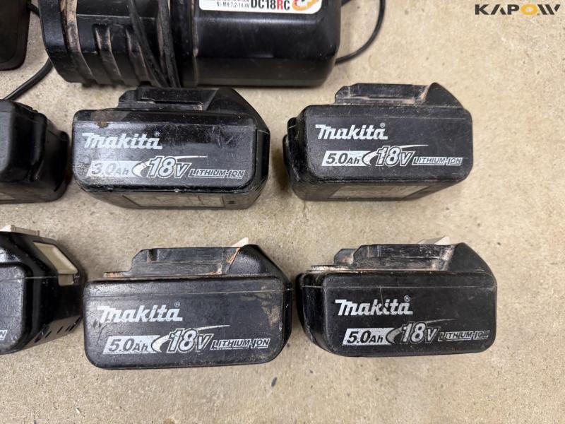 Makita radio, batteries and charger 6