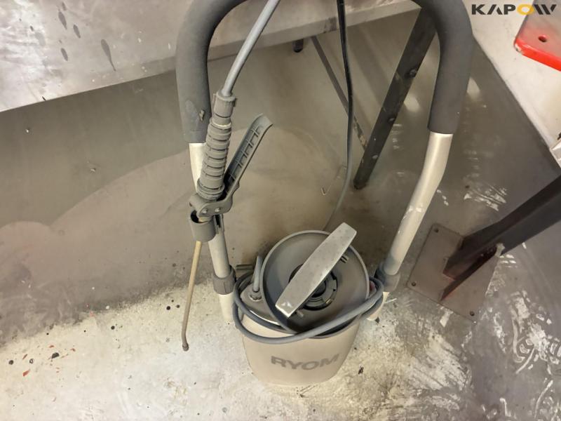 Paint booth 29