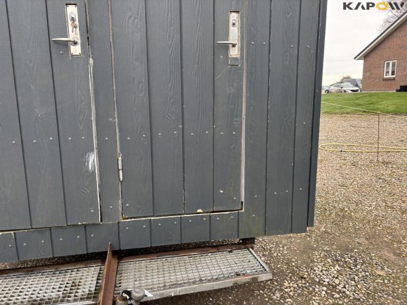 Crew van with toilet 17