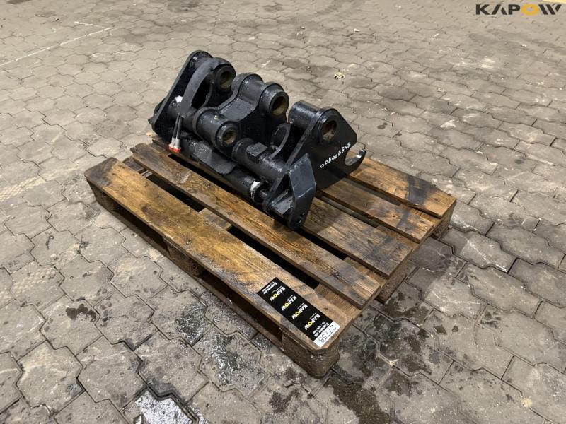 Manitou quick change 1