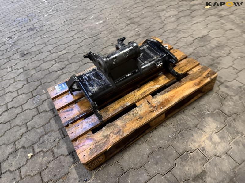 Manitou hydraulic quick hitch 7