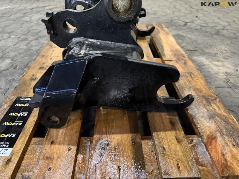 Manitou hydraulic quick hitch 9