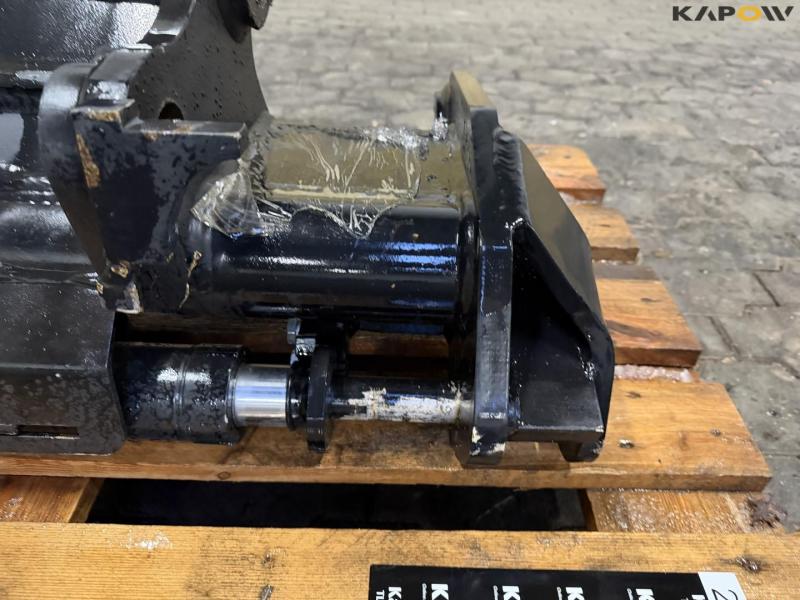 Manitou hydraulic quick hitch 12