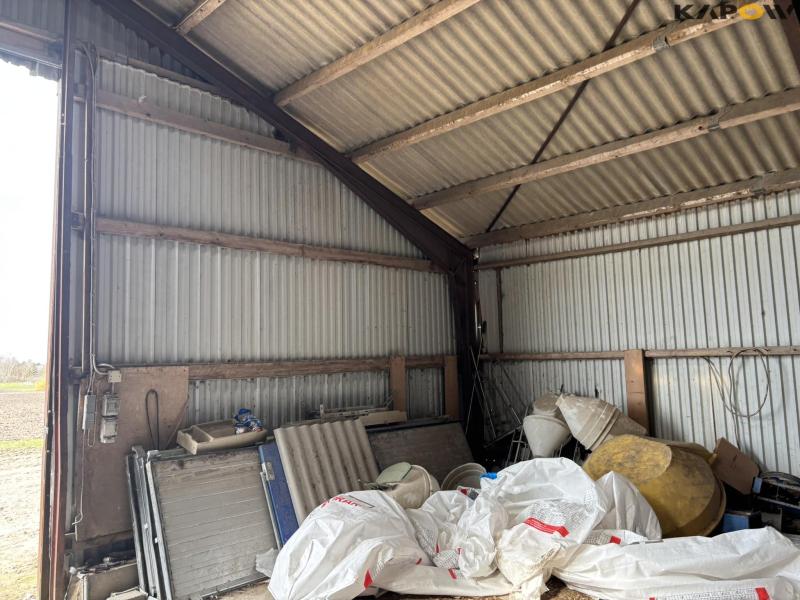 Engine house approx. 400 m2 48