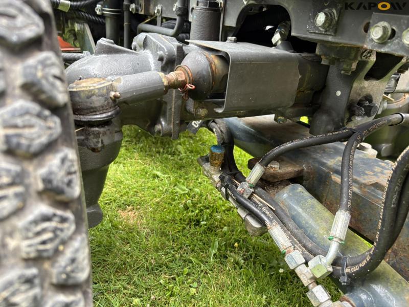 Massey Ferguson 1735 4WD tractor 15
