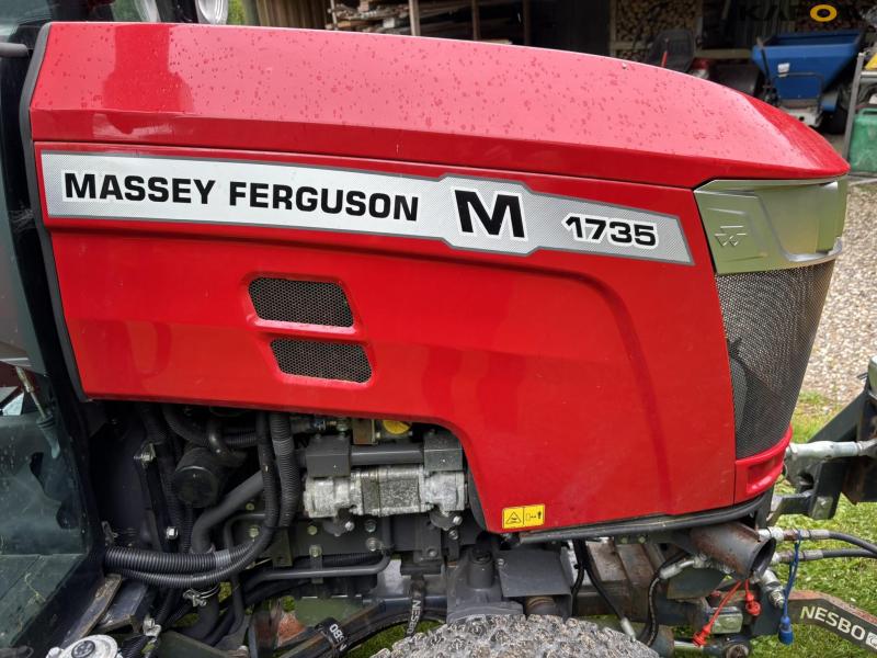 Massey Ferguson 1735 4WD tractor 25
