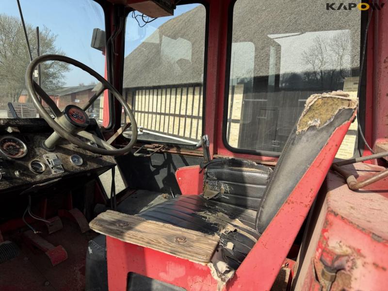 Massey Ferguson 1200 tractor 33
