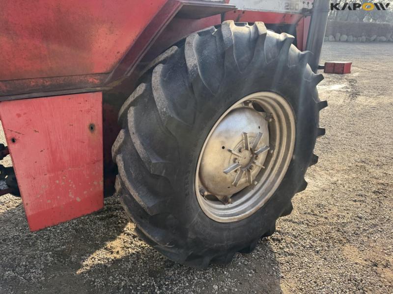 Massey Ferguson 1250 tractor 52